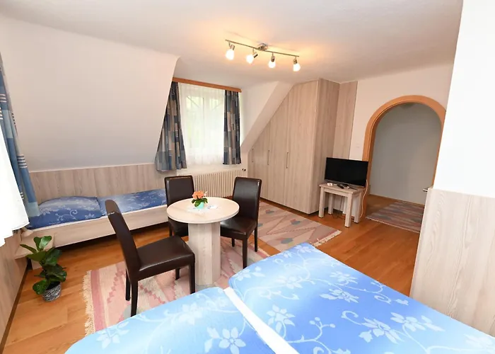 Homestay szállás Privatzimmervermietung Fiausch *